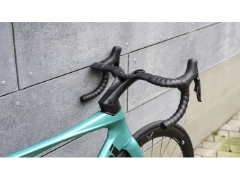 Bianchi Oltre COMP Ultegra Di2 12sp +Reparto Corse Celeste/Black - full glossy 57cm 2026